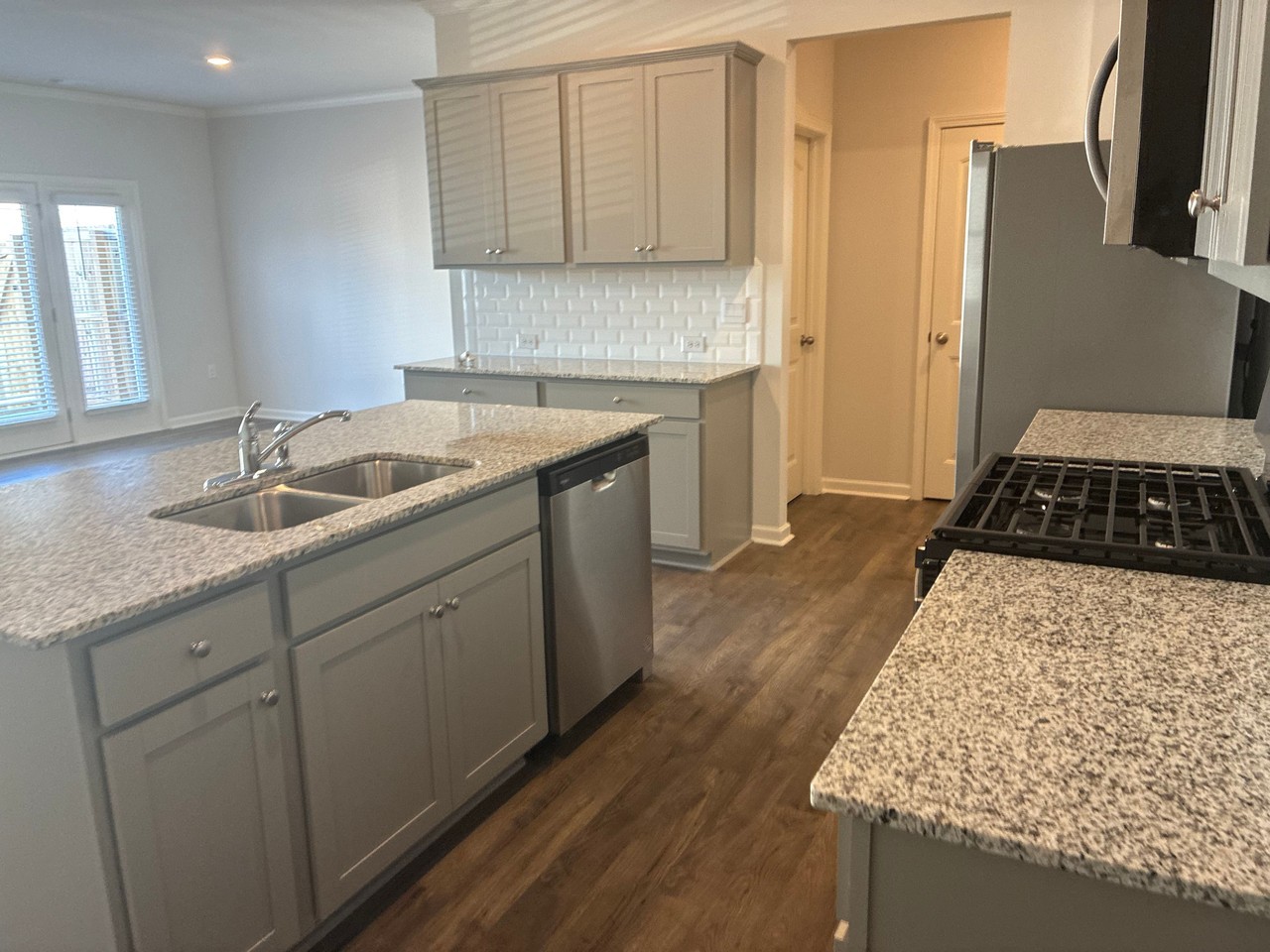 2594 Poppy Ct - Photo 5 of 37