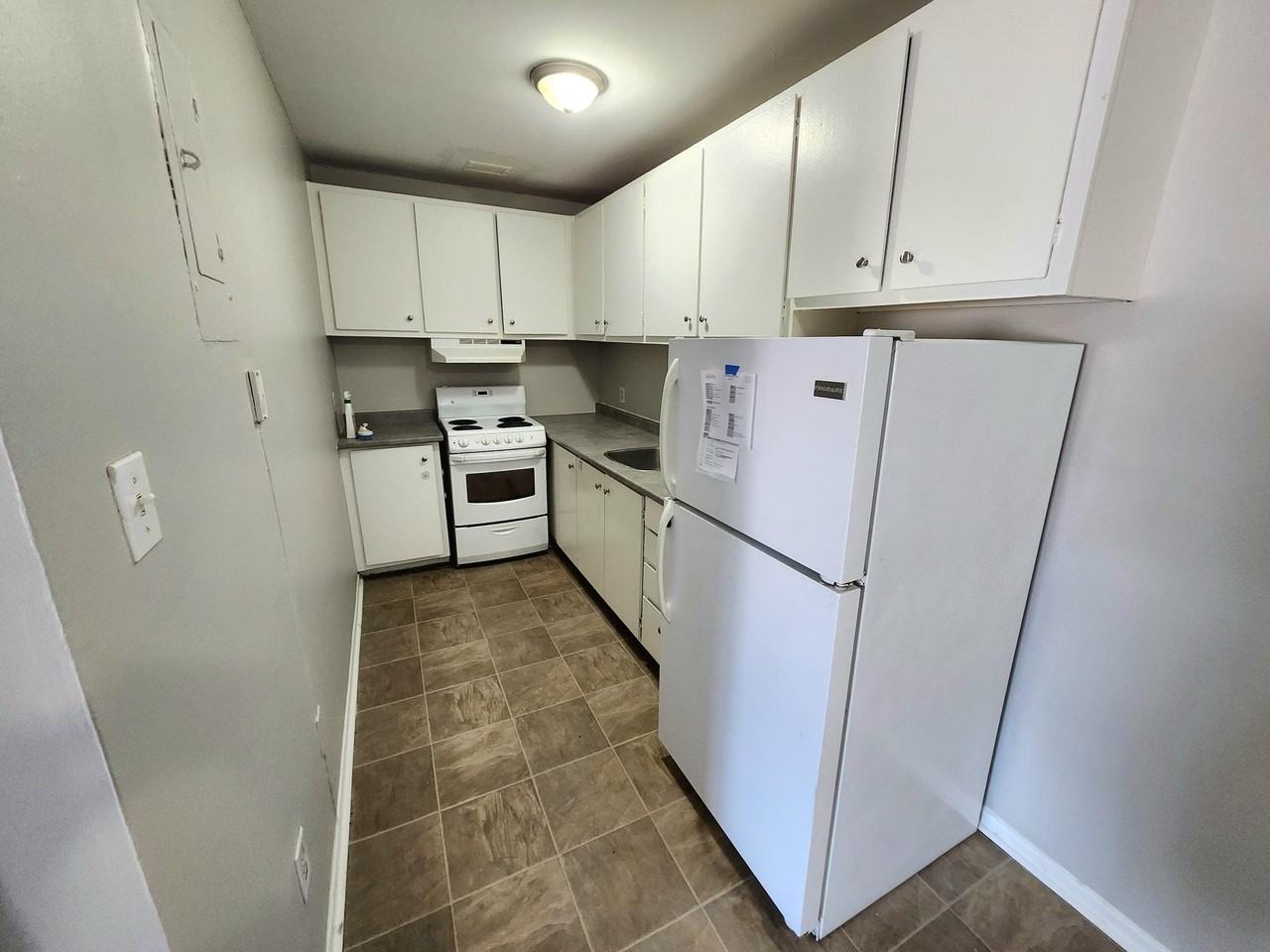 14 Reading Cres #7 - Photo 2 of 17