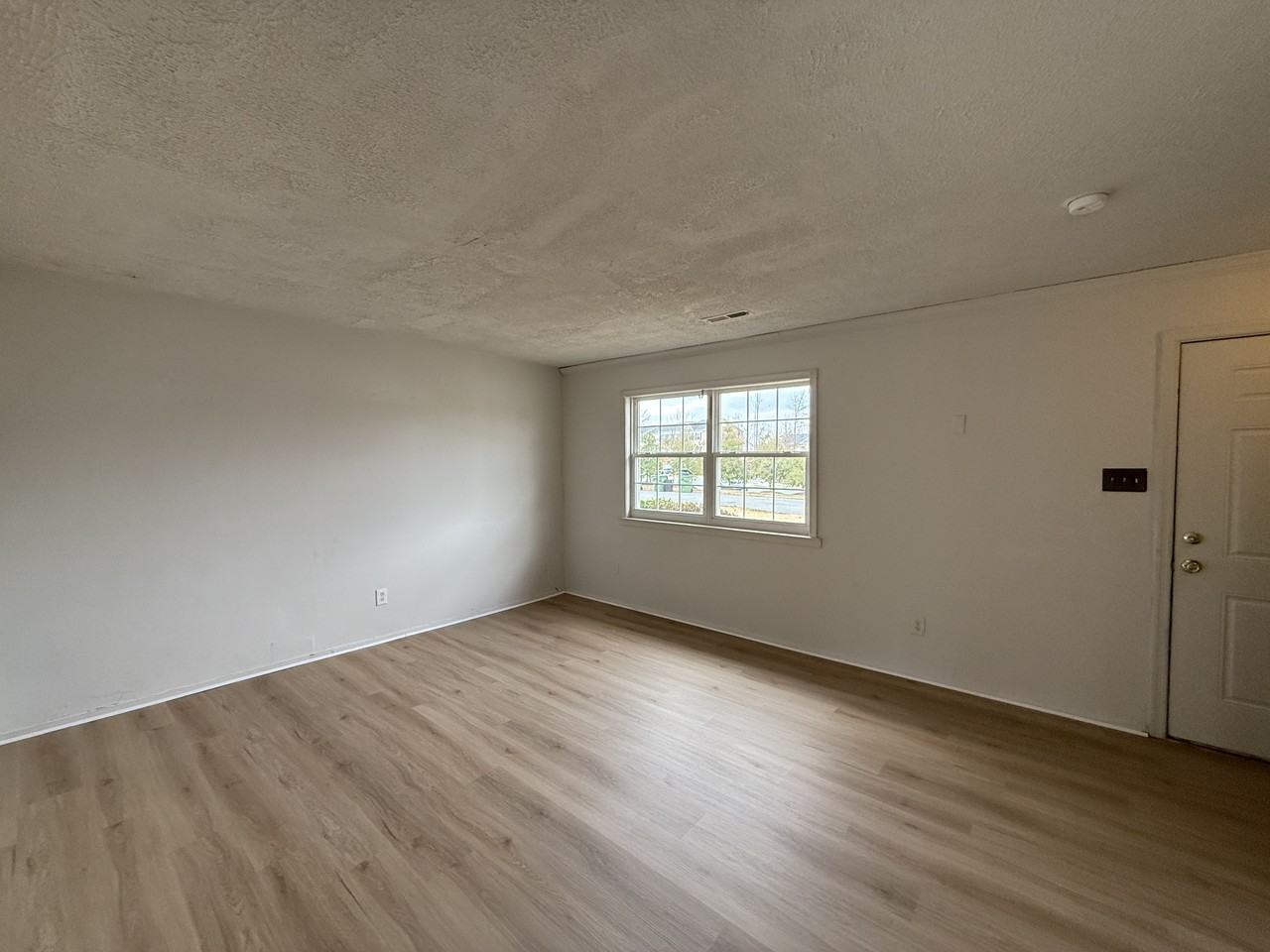 619 Anvil Road - Photo 3 of 28