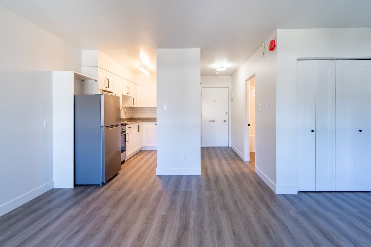 Royal Arms - Photo 4 of 40