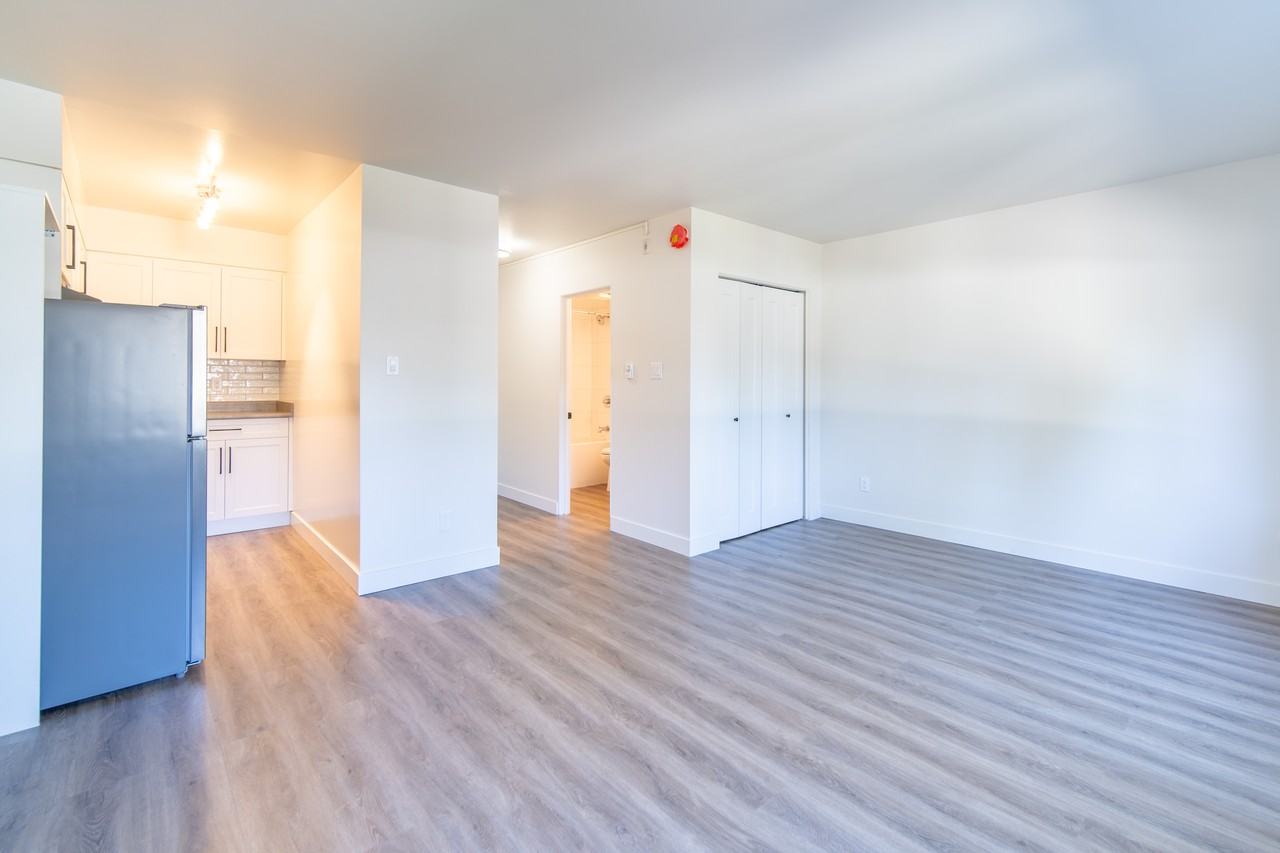 Royal Arms - Photo 6 of 40