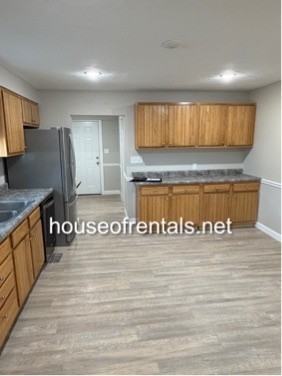 1220 N 14th St #1 - Photo 7 of 13