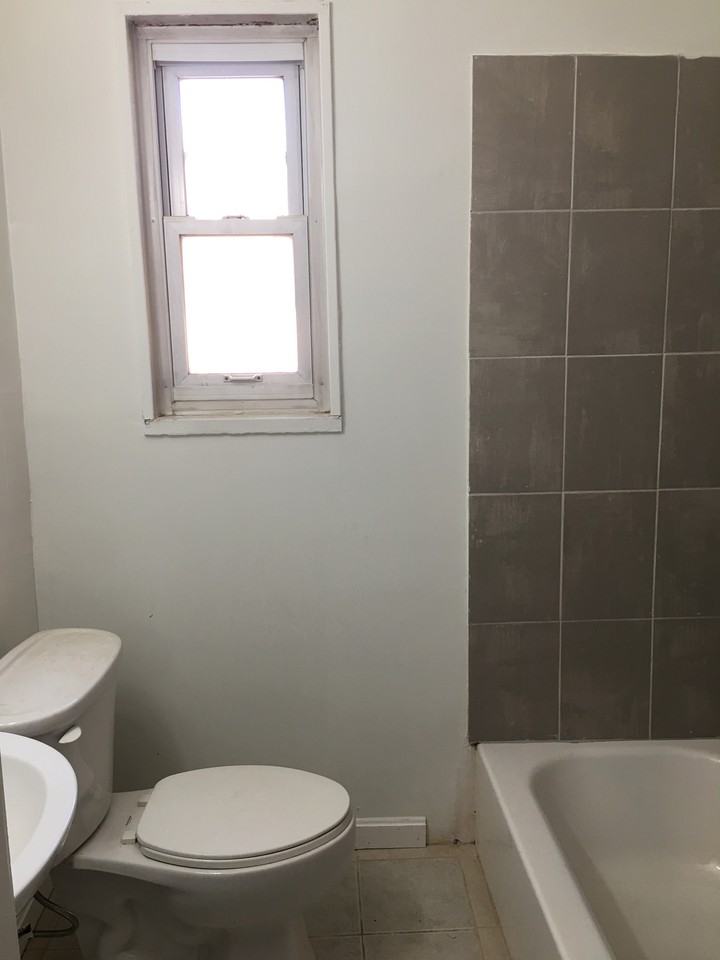 1216 N Augusta Ave #1 - Photo 3 of 10