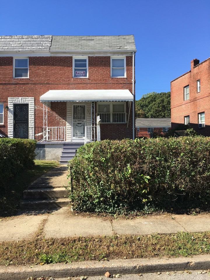 1216 N Augusta Ave #1