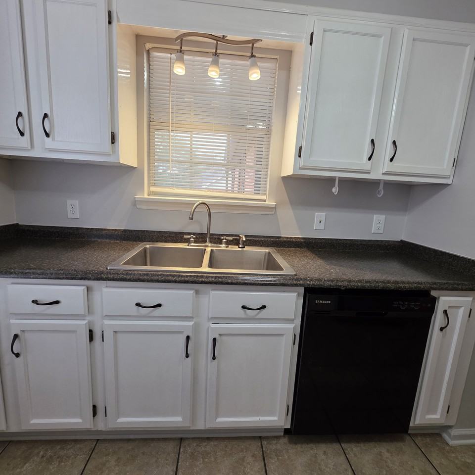 105 Tall Pines Dr #1 - Photo 5 of 11