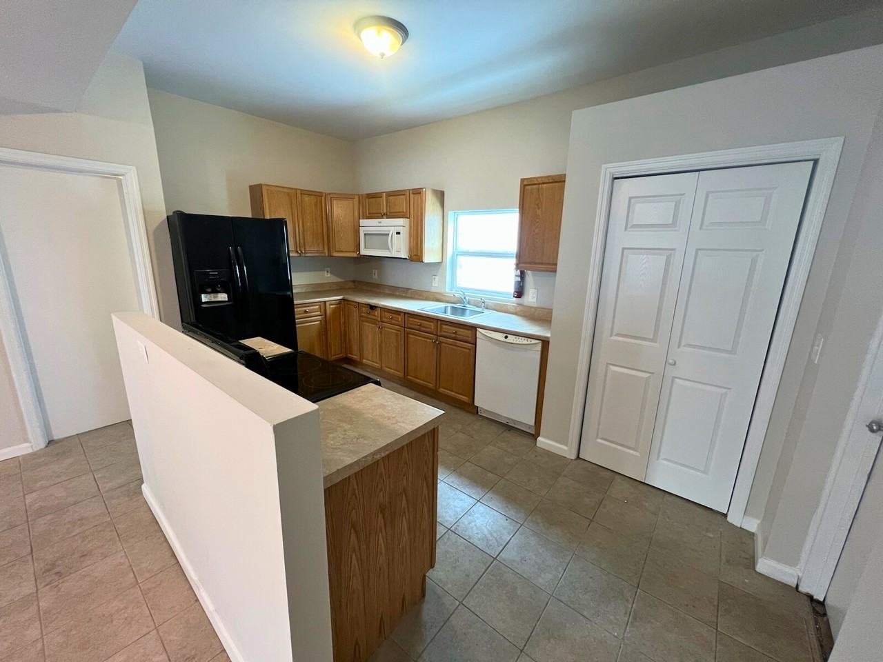 61 S Clinton St #61SC1 - Photo 4 of 10