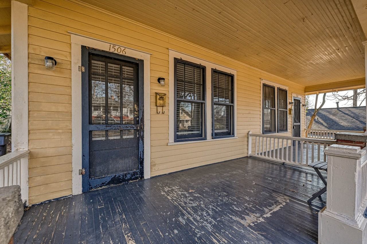 1506 Nassau Blvd #1 - Photo 2 of 17