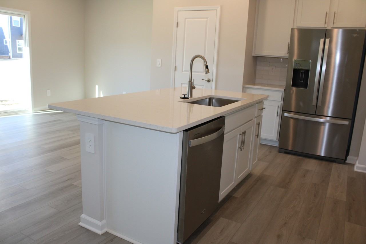 832 Ottawa Dr #1 - Photo 6 of 23