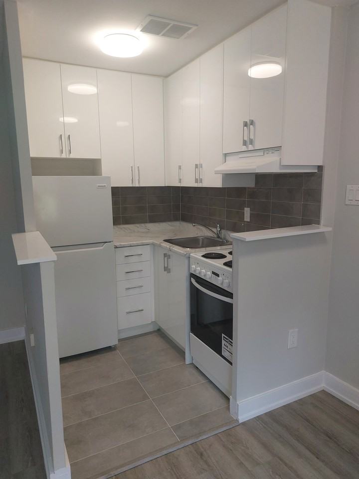 101 Marlee Ave - Photo 4 of 12