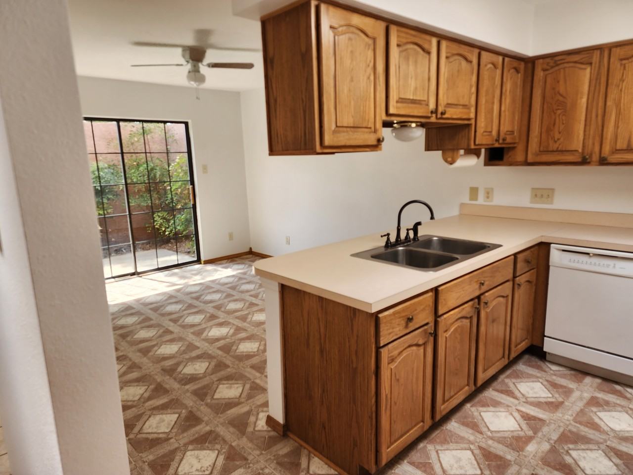 1623 S Main St #1 - Photo 4 of 16