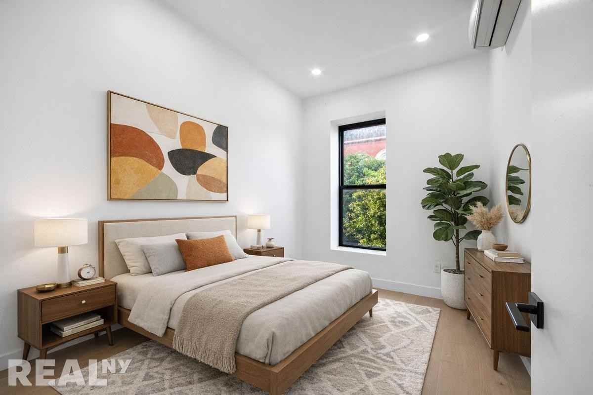 11th St #4 - Photo 4 of 8