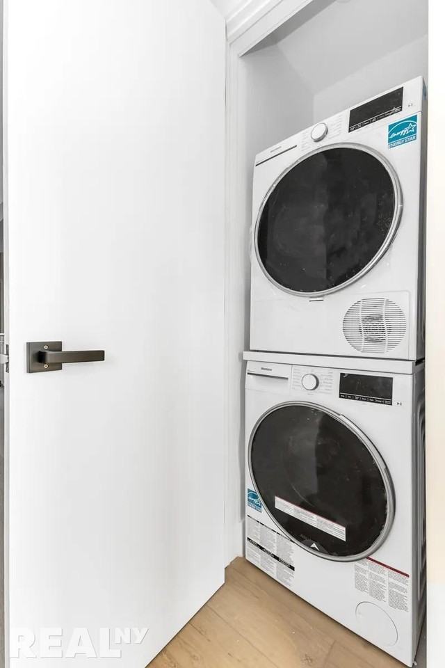 11th St #4 - Photo 5 of 8