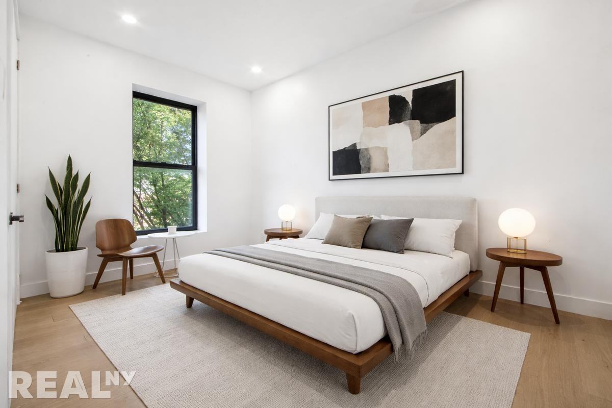 11th St #4 - Photo 7 of 8