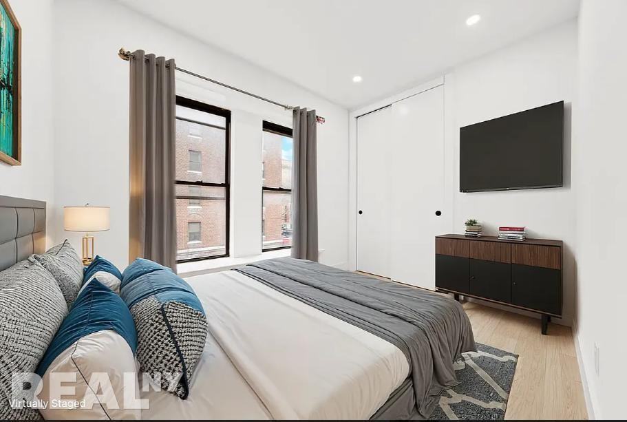 8th Ave #4C - Photo 4 of 8