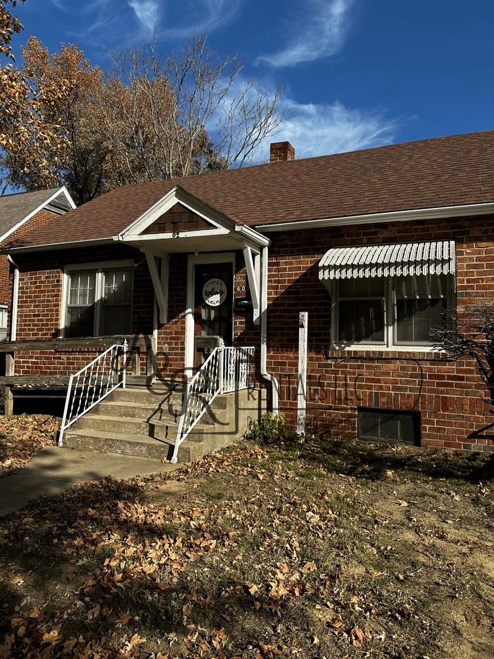 602 N Walnut St #1 - Photo 2 of 11