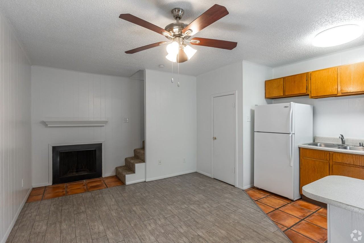 Bear Creek Apartments - Photo 6 of 25