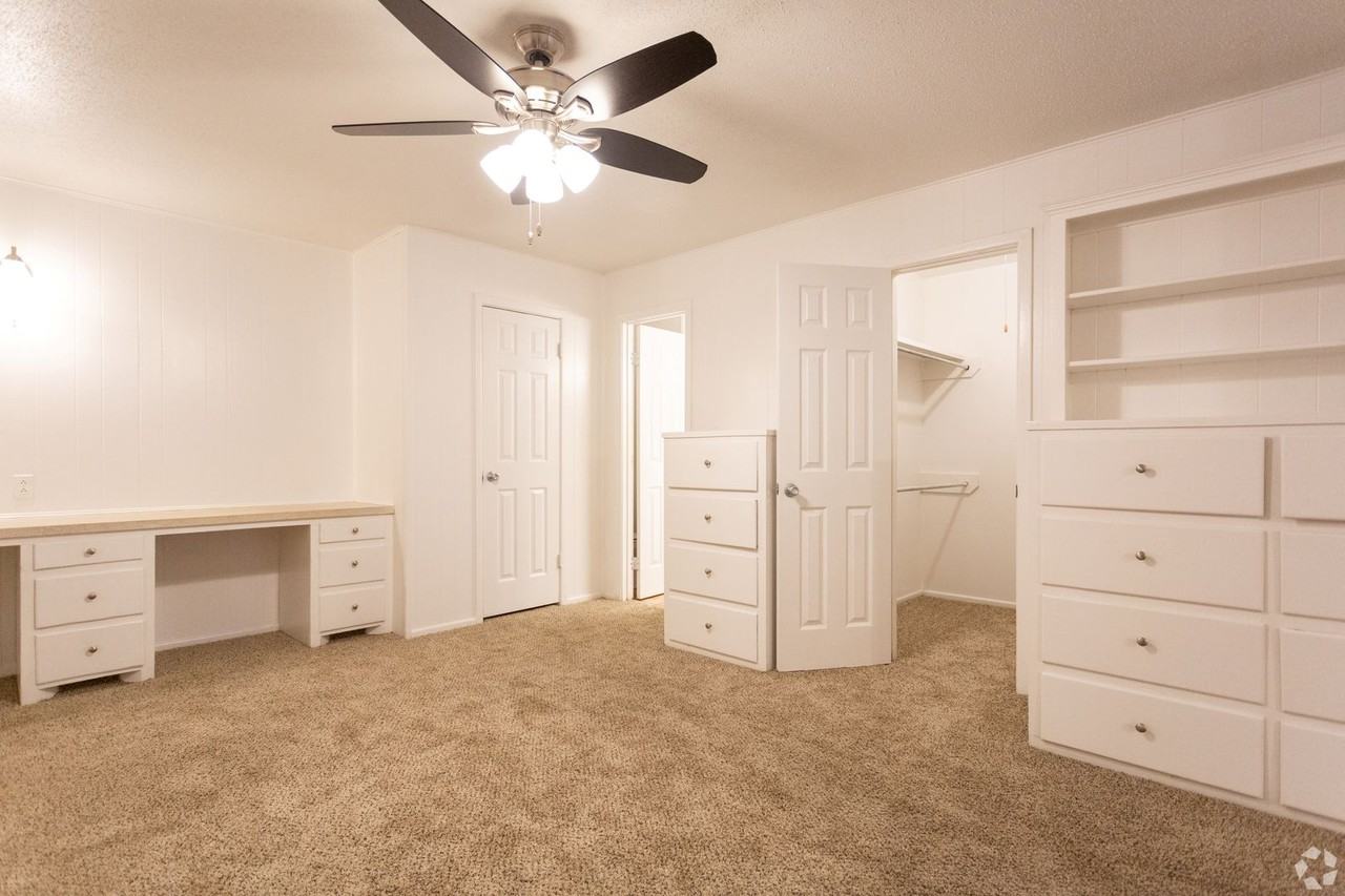 Bear Creek Apartments - Photo 4 of 24