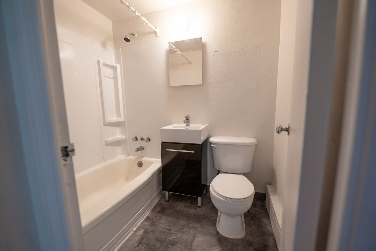 1139 Grant - Photo 4 of 15