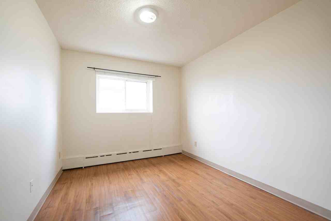 1139 Grant - Photo 7 of 15