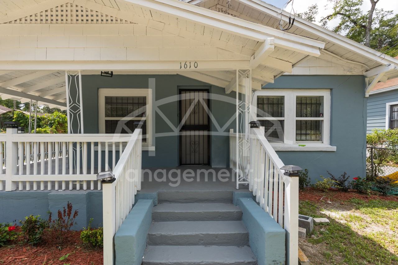 1610 W 33rd St #1 - Photo 2 of 16