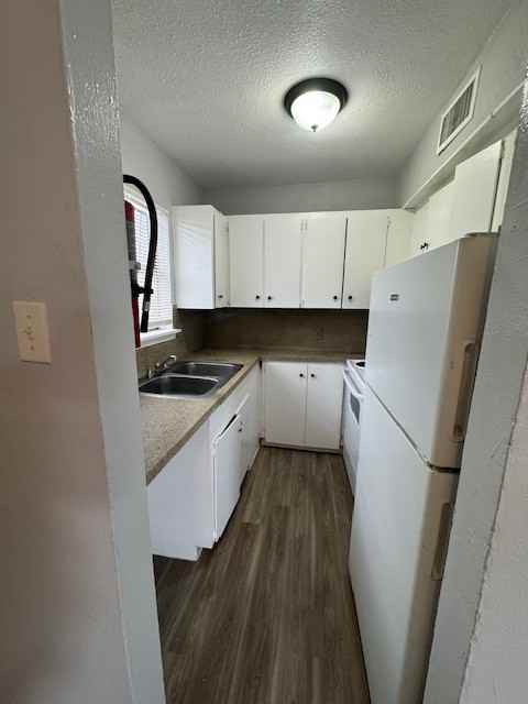 5246 Weber Rd #J210 - Photo 4 of 8