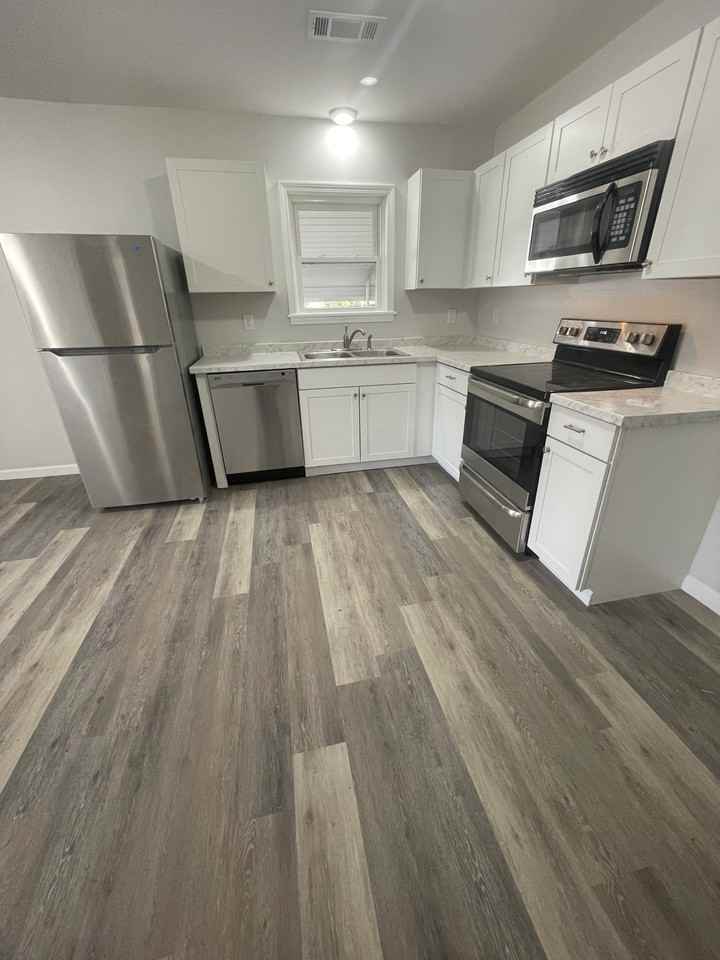 424 Bell Ave #1 - Photo 5 of 16