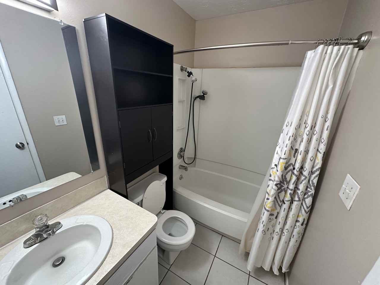 460 Elm St #4 - Photo 5 of 6