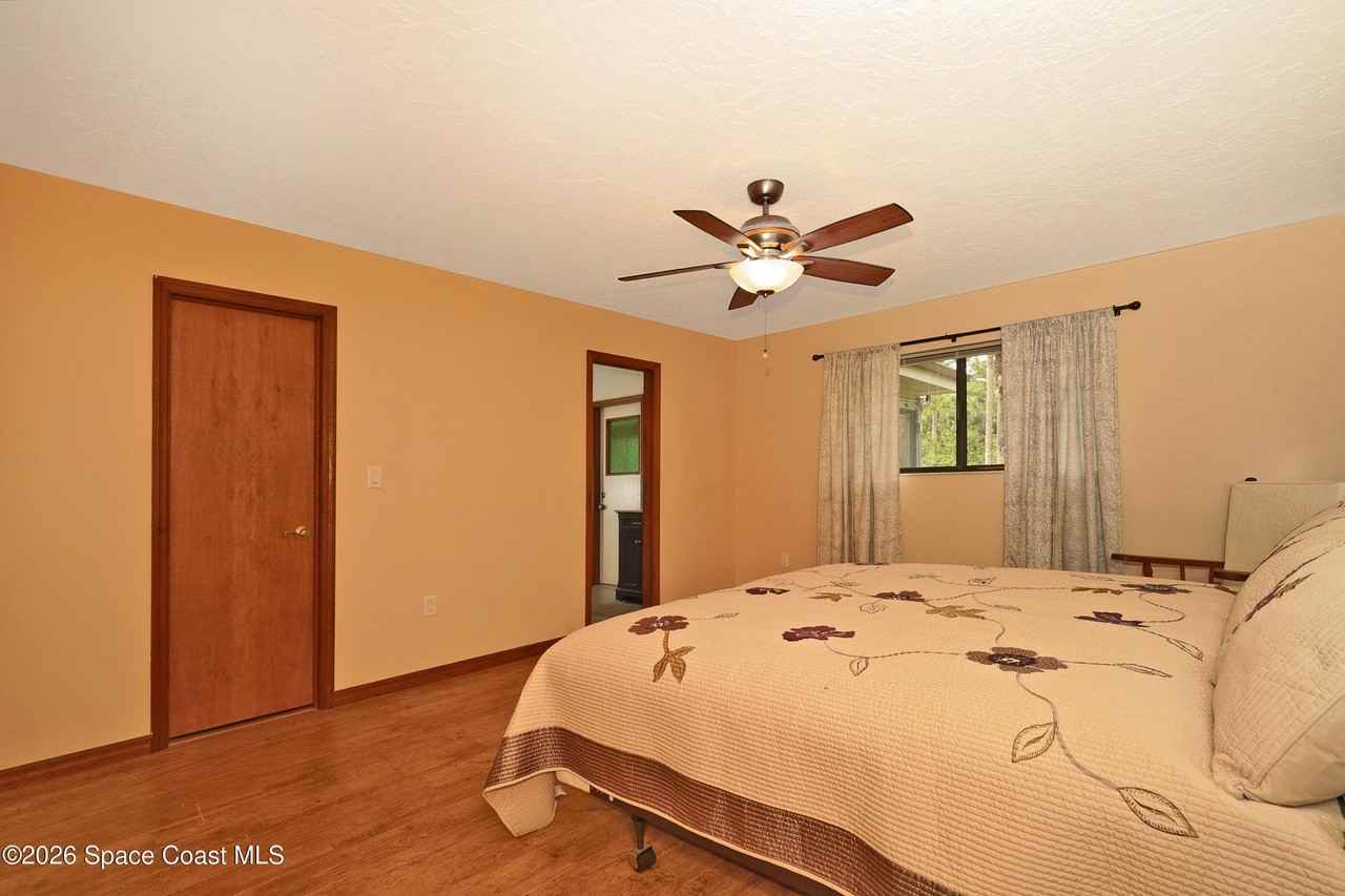 670 Kings Way #1 - Photo 3 of 10