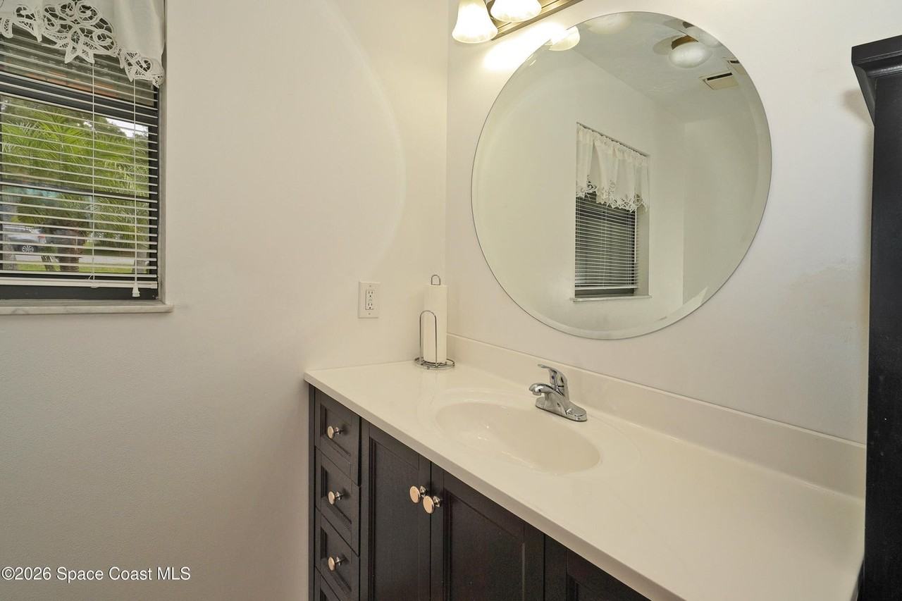 670 Kings Way #1 - Photo 6 of 10