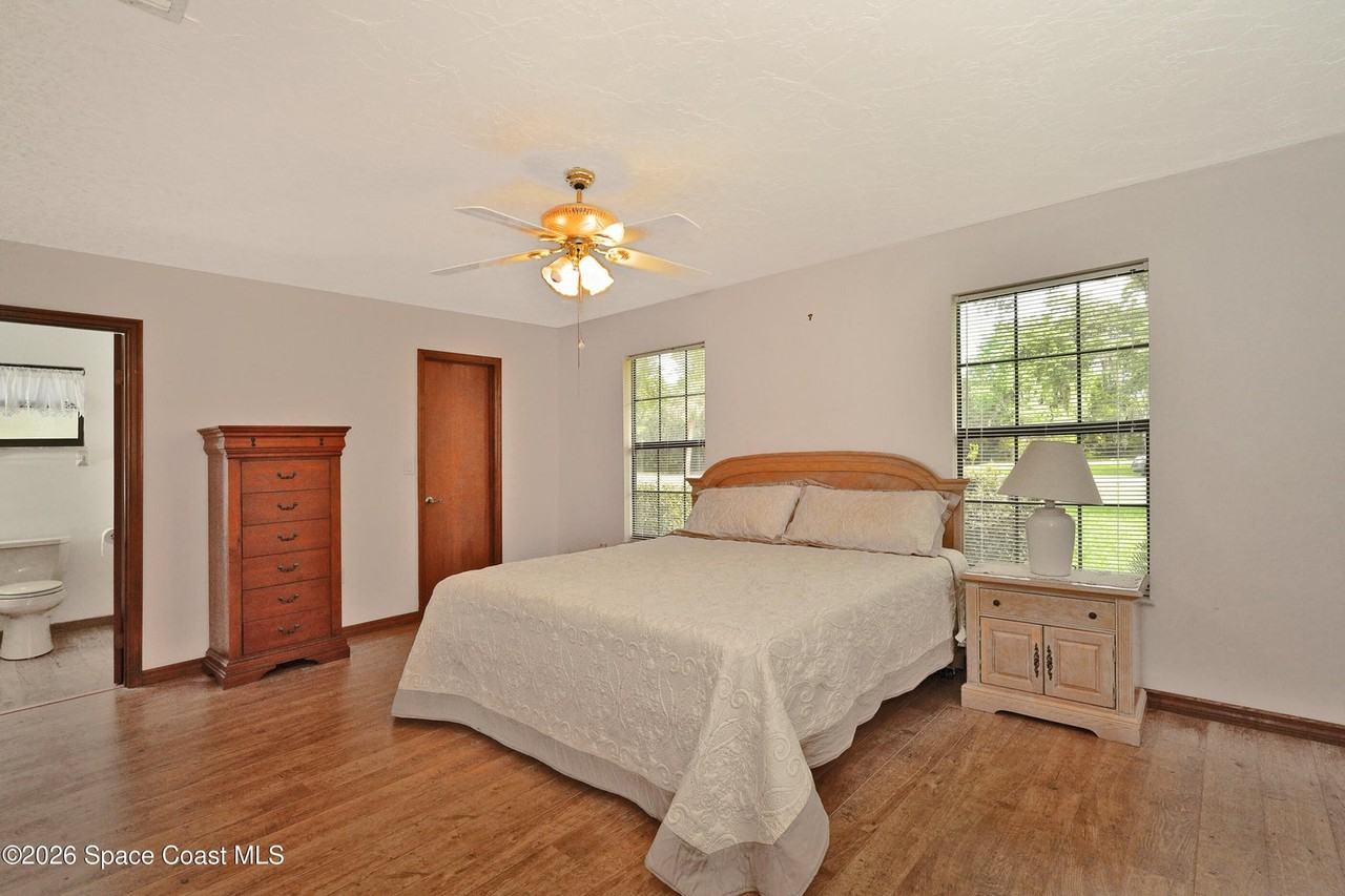 670 Kings Way #1 - Photo 7 of 10