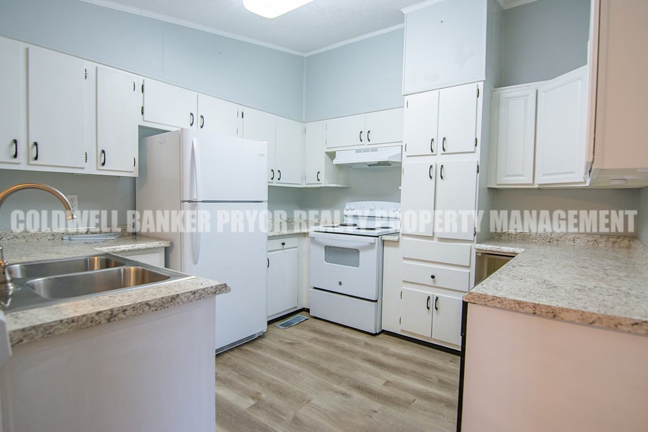 1606 Oaken Trl #1 - Photo 7 of 27