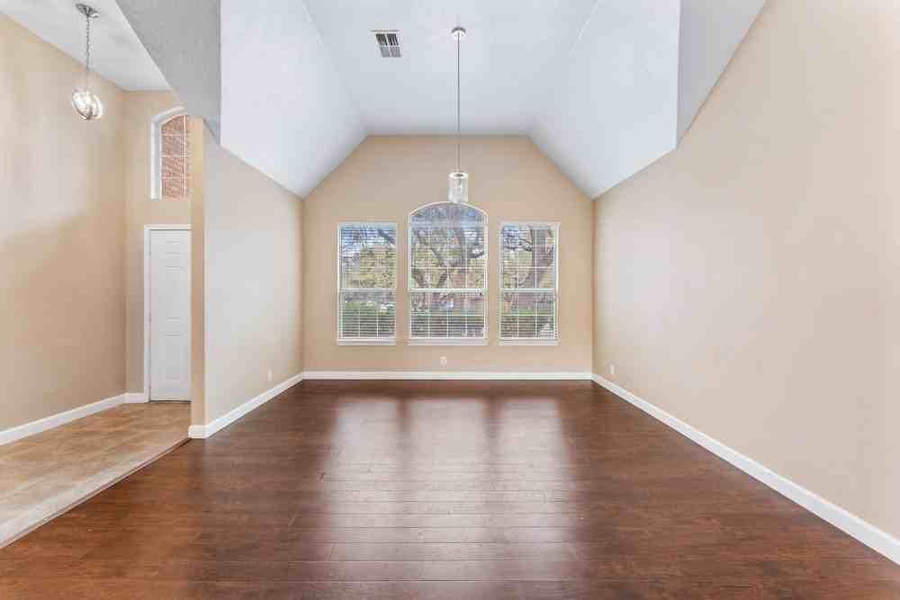 13115 Almond Bend Dr #1 - Photo 5 of 44