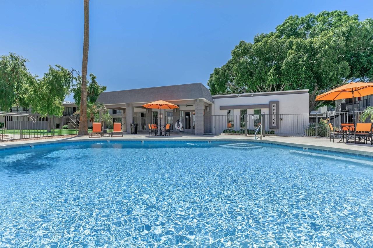 Vesta on 12th - Photo 2 of 50