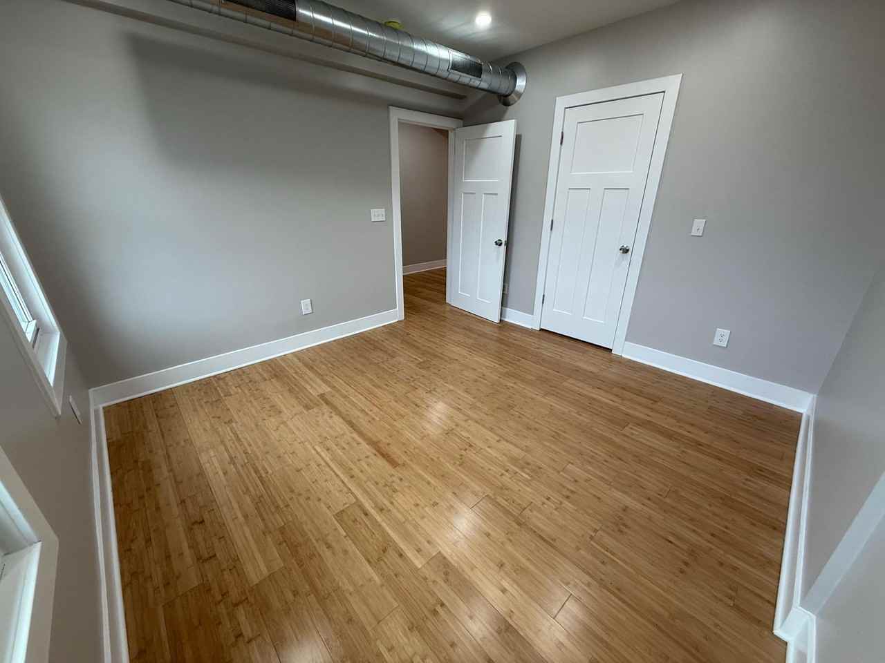 5535 HOBART STREETAPT 6 #5535-6 - Photo 4 of 7