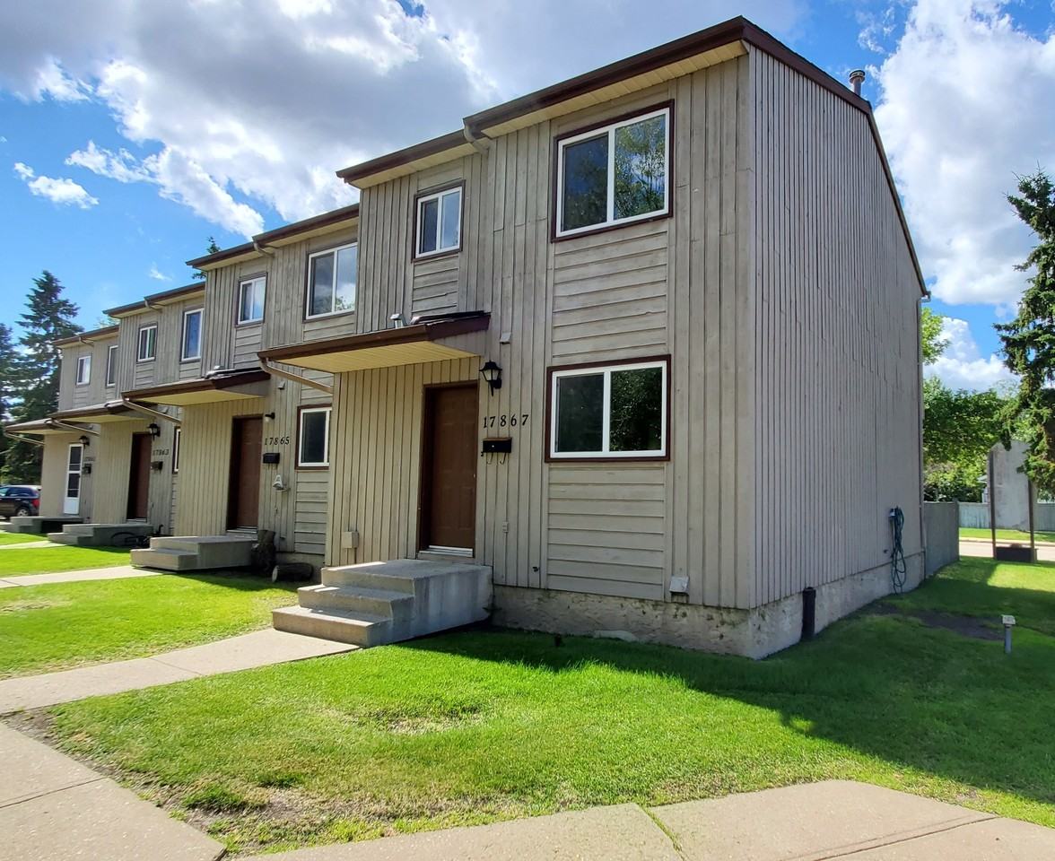 Lakeland Village - Photo 2 of 13