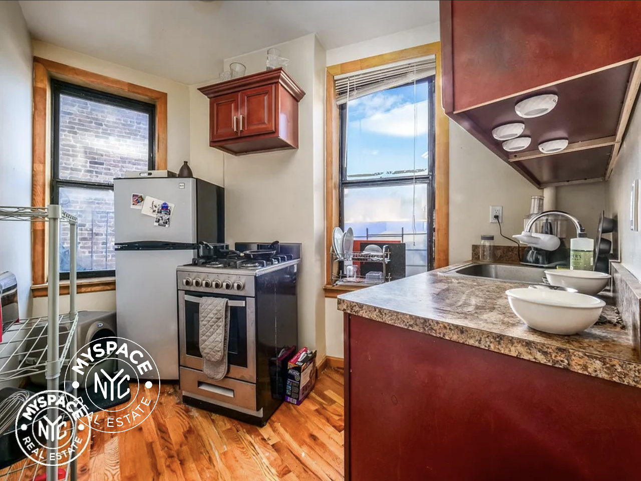 213 Union Ave #1B - Photo 3 of 5