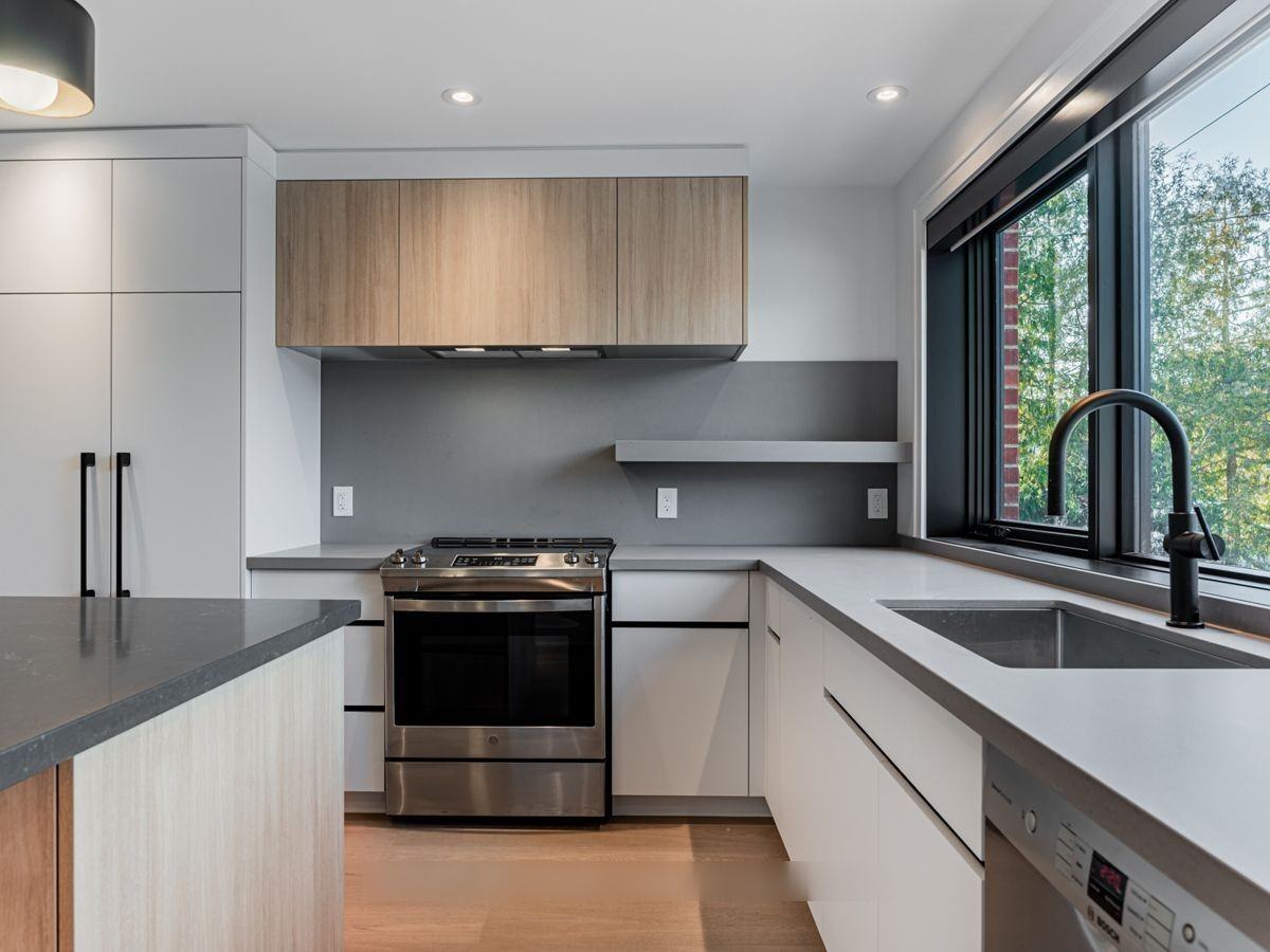 157 Roslin Ave #MAIN - Photo 5 of 18