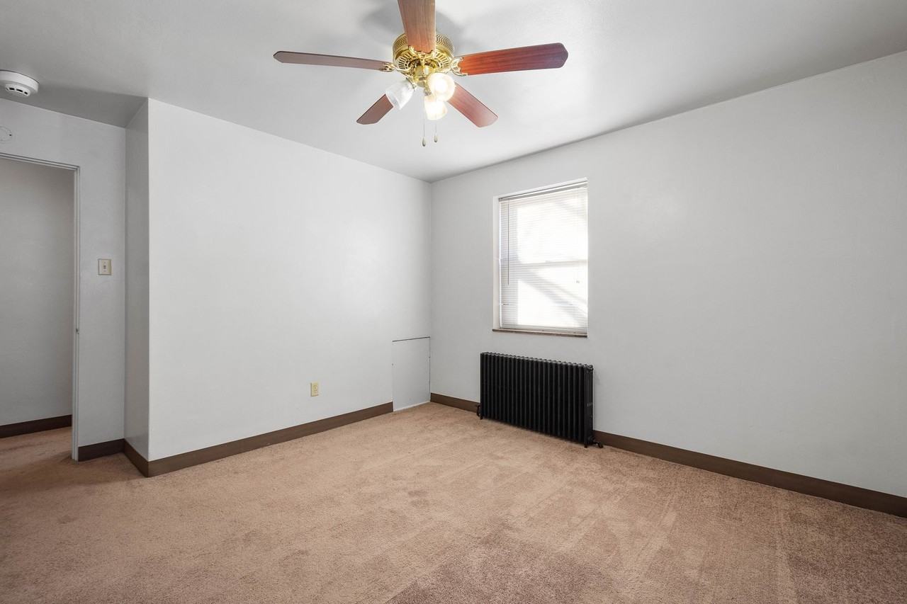 2117 Brownsville Road - Photo 4 of 42