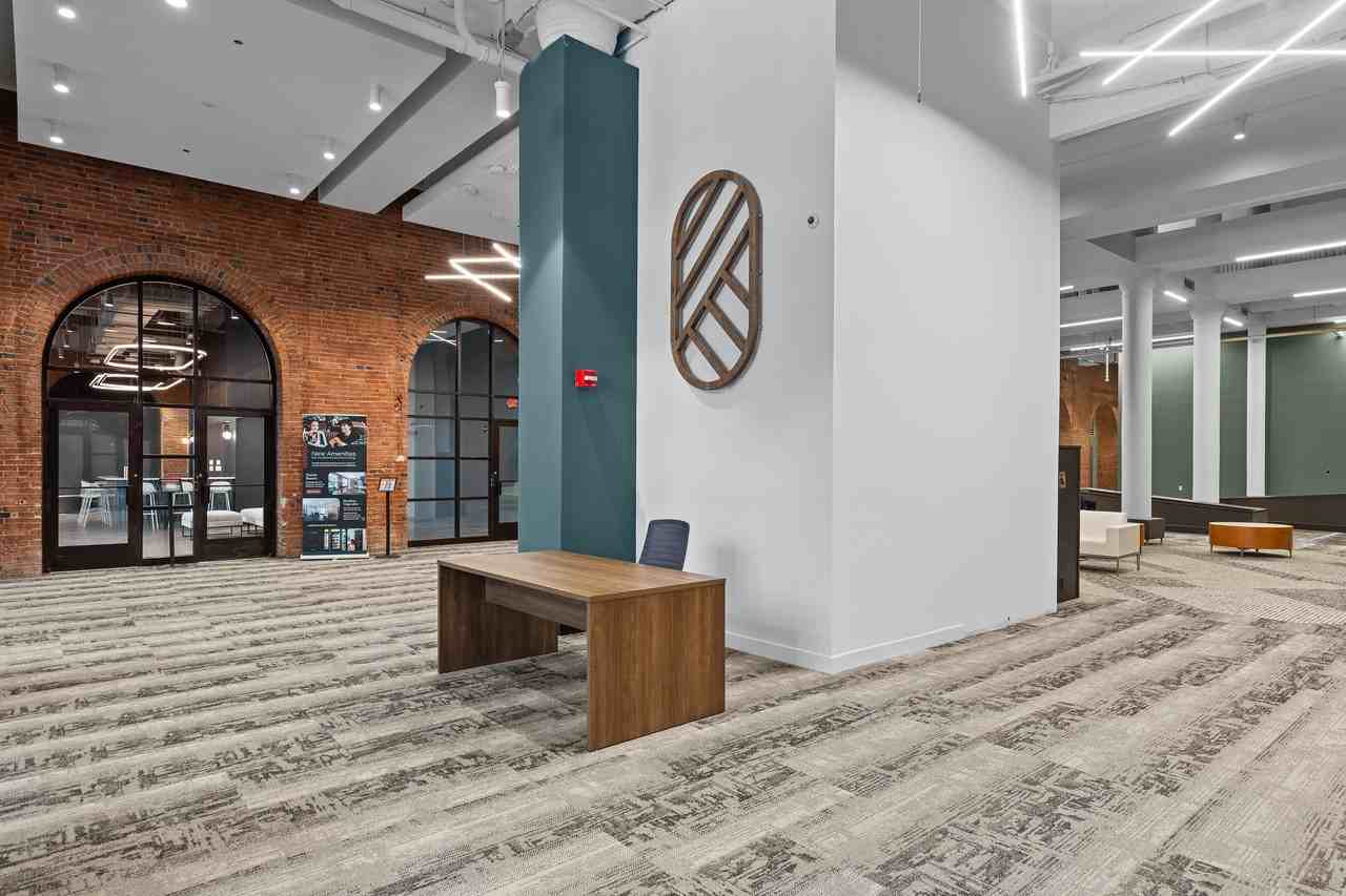 Six Cord - Photo 3 of 38