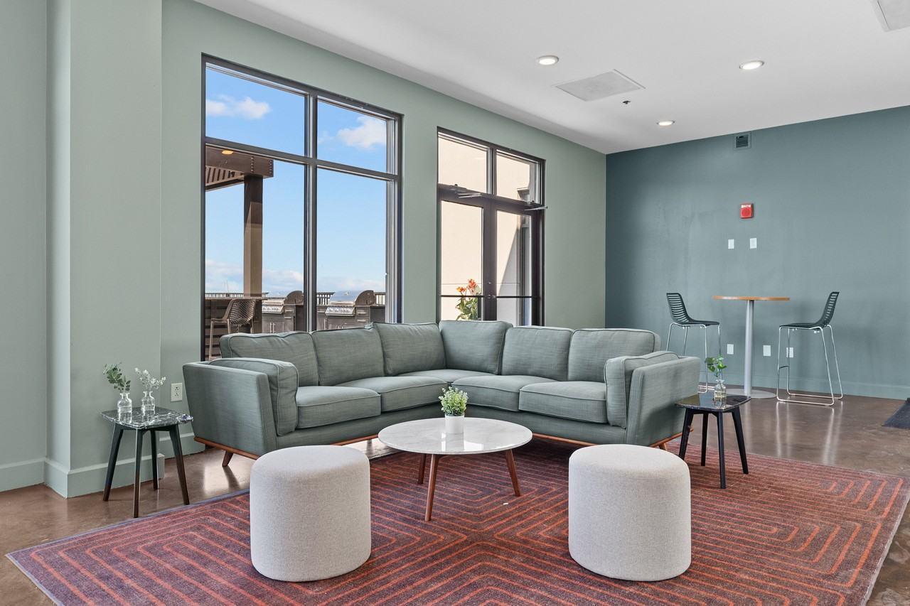 Six Cord - Photo 6 of 38