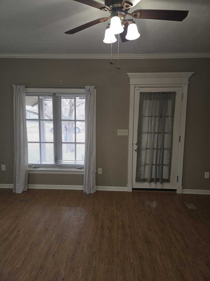 709 South Olympia Avenue - Photo 7 of 10