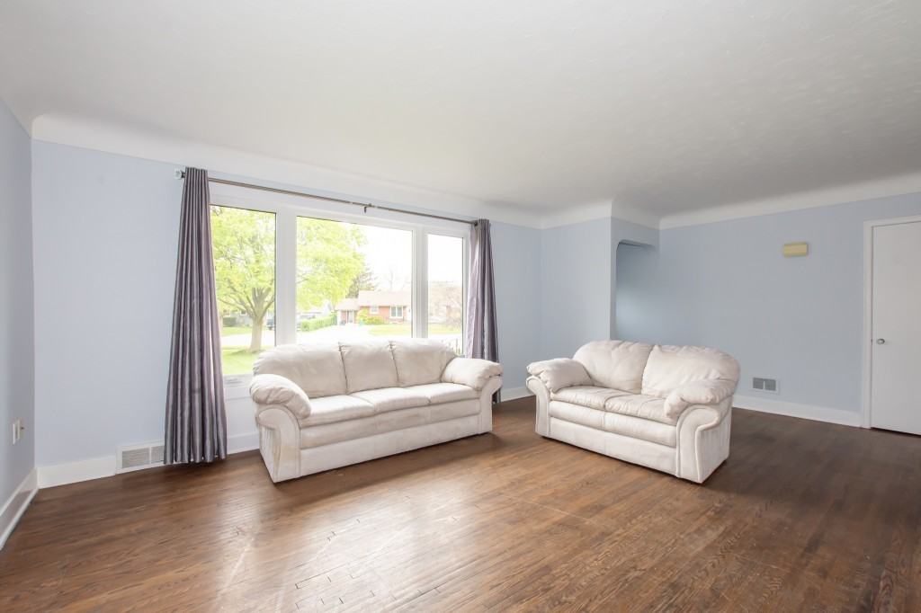 186 Glendale Ave - Photo 4 of 35