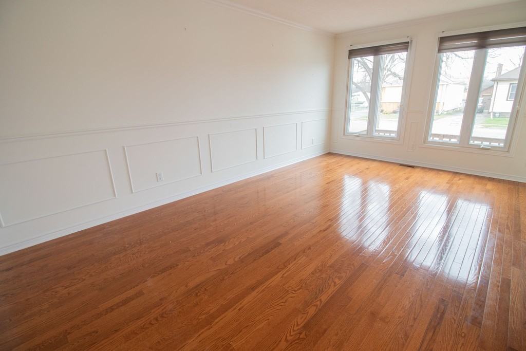 411 Deere St - Photo 3 of 36