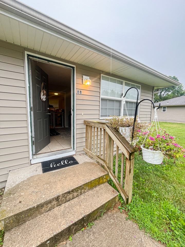 916 E Market St Apt 9a #9A - Photo 4 of 10