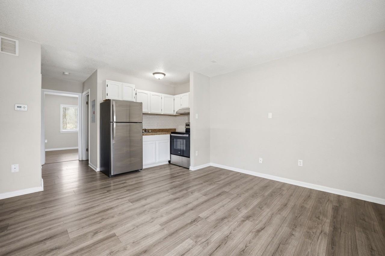 City Studio Apartments - Photo 6 of 41