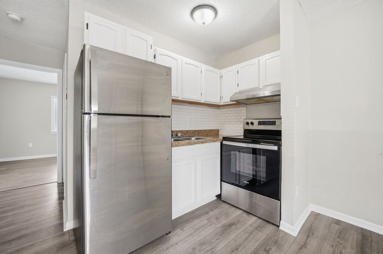 City Studio Apartments - Photo 7 of 41