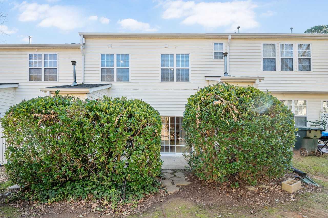 2204 Valley Haven Dr #1 - Photo 6 of 36