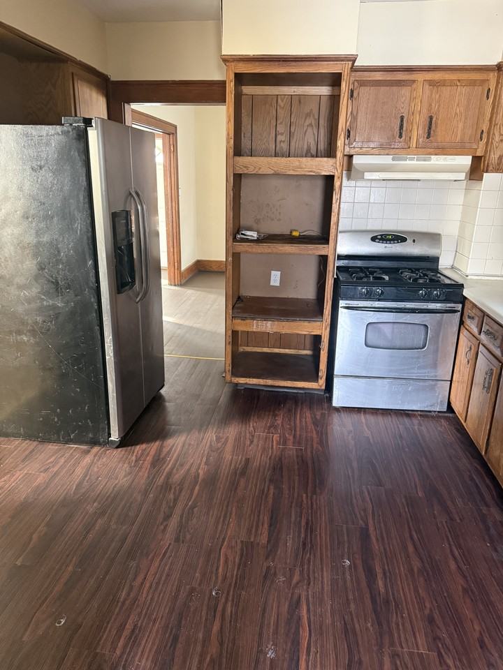 103 Rhoda Ave #1 - Photo 3 of 7