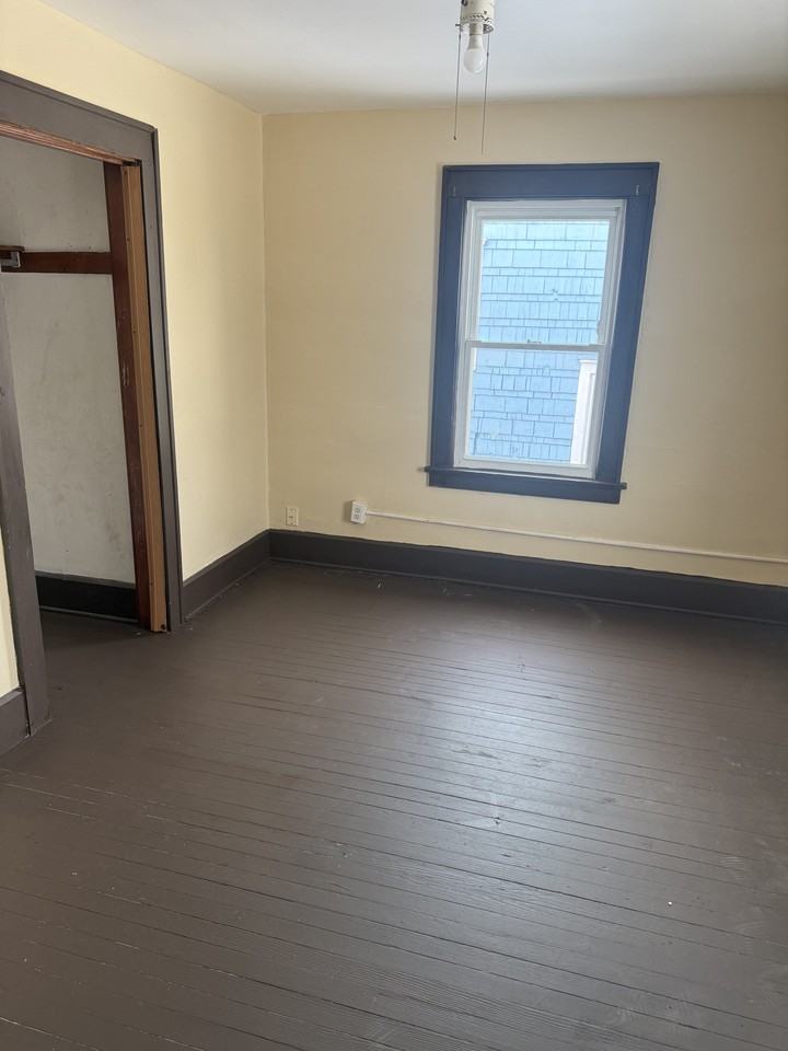 103 Rhoda Ave #1 - Photo 5 of 7