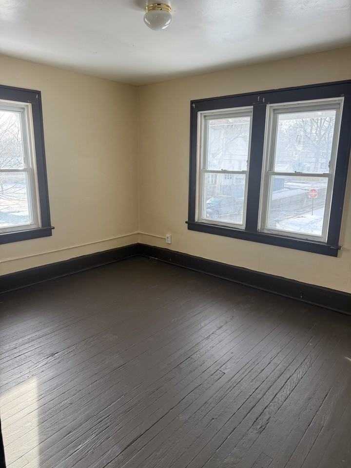 103 Rhoda Ave #1 - Photo 6 of 7